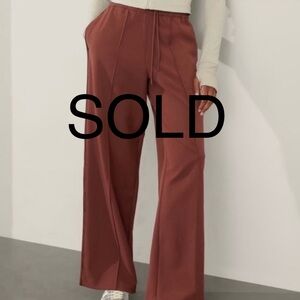 Athleta New Endeavor High Rise Relaxed Pant
Cherrywood Brown Women's Size S NWT